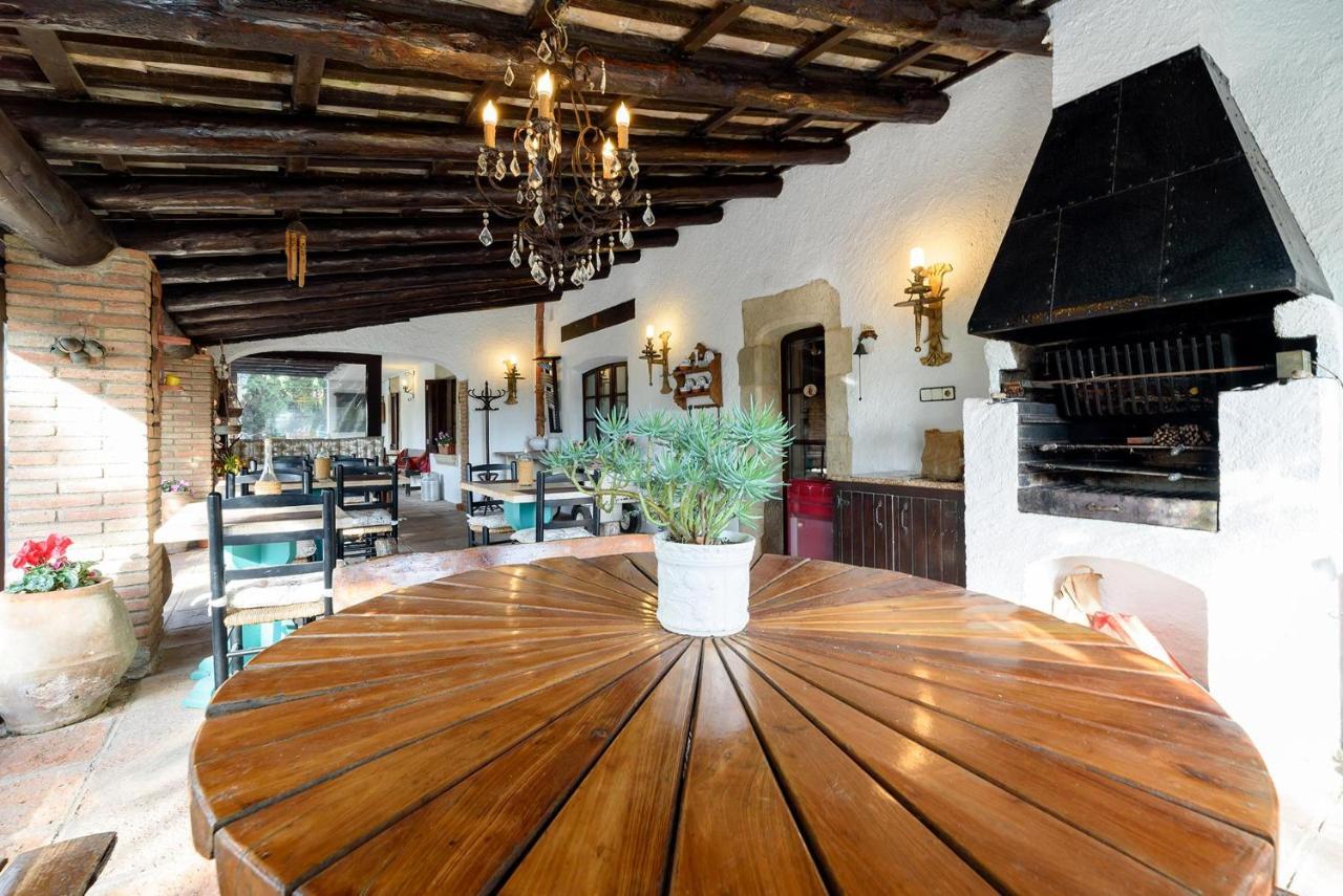 Masia Can Manent Del Bosc S XVIII Santa Eulalia de Ronsaná Εξωτερικό φωτογραφία